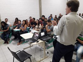 Palestra no IEFE com professores da UNICAMP